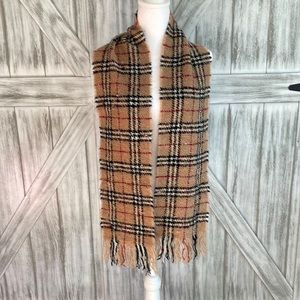 Burberry knit scarf